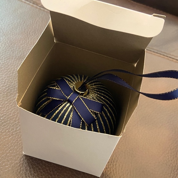 Elegant Silver Butterfly Necklace and Earring Set. Cubic Zirconia. Brilliance! - Picture 12 of 12